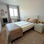 Private In Renovated - Tram 1 Min Walk Nice