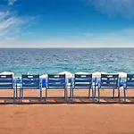 Central Modern Flat Lamartine