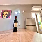 Lovely & Sunny Loft Heart Of Nice With A/C!
