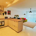 Elegant, Spacious, Central Nice