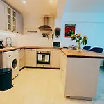 Elegant, Spacious, Central Nice