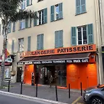Magnifique Au Bord De *