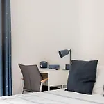 Private In Renovated - Tram 1 Min Walk * Nice