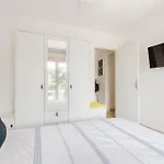 Private In Renovated - Tram 1 Min Walk Homestay Nice