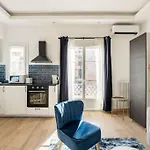 Renovated Near The Apartment *
