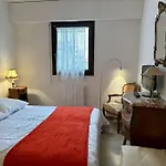 Signature Carre D'or Apartment