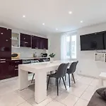 Grand Appartement- Le Port A/C