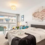 Studio Massenet Five Stars Holiday House