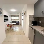 Petit 2 Pieces Carre D\'Or