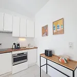 Nestor&Jeeves - Studio Riviera - Central - Very Close Sea