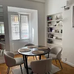 A 1 Min De La * Nice