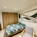 Joli Studio Dans Villa Nicoise Sur Les Collines