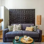 302B Beautiful Studio Refurbished Downtown / Ac