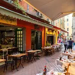 Evasion Romantique Sous Les Toits Au Coeur Du Vieux Apartment