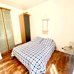 Grand T2 En Rez De Chaussee Avec Grande Terrasse Proche Du Centre Ville Tramway A 2 Mn