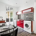 Renting - Paganini - New Lovely Cosy Flat In Heart Of Apartment *