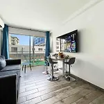 Apartment 1 Min To Bedroom Flat With 2 Ac And Parking In Summer