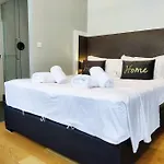 City Center, Chic Studio For 2-4, Balcony, Ac