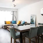 Spacious Apt Between Garibaldi And Riquier