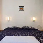 A & H Rooms + Wifi