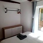 Apartment Beautiful Old Town Flat, Near The Nice