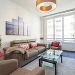 Royal Apartment Near The Beaches