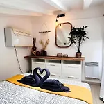 Little Nest - Old Town - Breakfast - Wifi - Ac