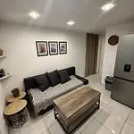 Jolie Appartement Nice Proche Mer Et Aeroport Une Chambre Plus Salon Avec Cuisine