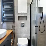 Chic Renovated - Liberation - Entire 2br 2ba Or Private With Private Bathrooms - Ac And Garage On Request