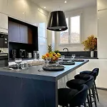 Chic Renovated - Liberation - Entire 2br 2ba Or Private With Private Bathrooms - Ac And Garage On Request Apartment *