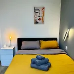 Apartment Chic Renovated - Liberation - Entire 2br 2ba Or Private With Private Bathrooms - Ac And Garage On Request