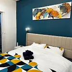Chic Renovated - Liberation - Entire 2br 2ba Or Private With Private Bathrooms - Ac And Garage On Request Apartment