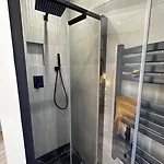 Apartment Chic Renovated - Liberation - Entire 2br 2ba Or Private With Private Bathrooms - Ac And Garage On Request