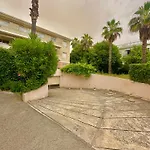 Lili House
