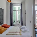 Apartment 301a Charming 2 Refurbished Super Center *