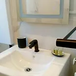 Renovated Near The Apartment *