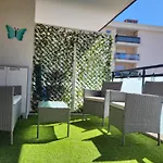 Apartment Beau Studio, Terrasse, Proche Tramway *