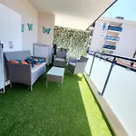 Beau Studio, Terrasse, Proche Tramway Apartment