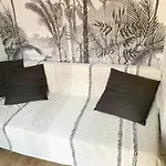 New Charming 1br Hyper Centre With Balcony And Ac