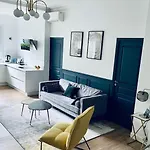 Apartment Luxueux Appartement, Carre D'or, Square Mozart Nice