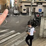 Studette En Plein Coeur Du Vieux Nice