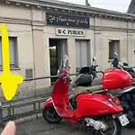 Studette En Plein Coeur Du Vieux Nice