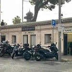 Studette En Plein Coeur Du Vieux Nice