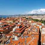 06a2 - Heart Of Old Beautiful Renovated Apartment *