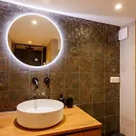 06a2 - Heart Of Old Beautiful Renovated Apartment Nice