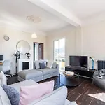 Penthouse 2bedroms 6pax- Views 45m2 Terrace * Nice