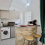 Ancienne Batisse En Plein Coeur Du Port Avec Clim