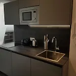 Centre De Nice : Studio Renove, Climatise Et Calme