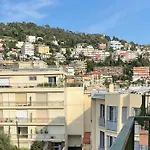 Lympia - One Bedroom Apartment Near The Port