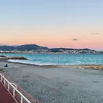 Studio élégant avec balcon près de la plage à Nice